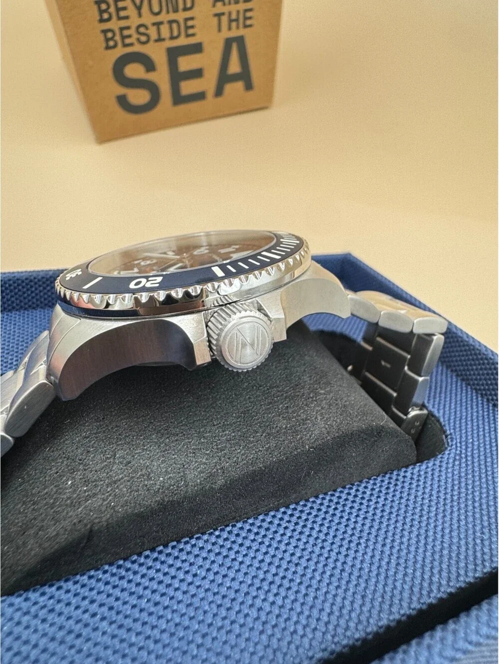 Spinnaker Hunley SP-5102 Diver Men's Watch with Original Bracelet and Box Blue M
